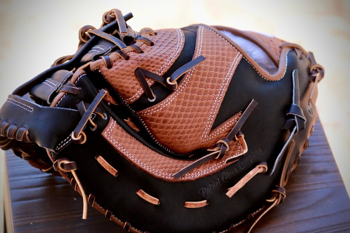 13 1B Glove (RHT)