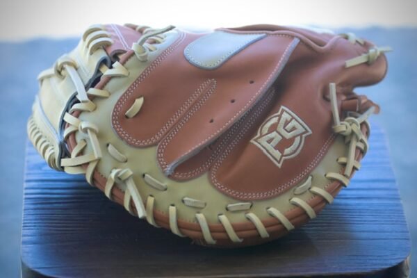 33.5 Pro-Select Catcher's Mitt RHT - Image 2