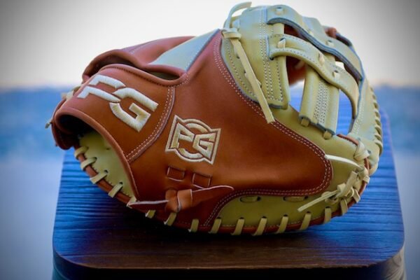 34 Fastpitch Catcher's Mitt (RHT)