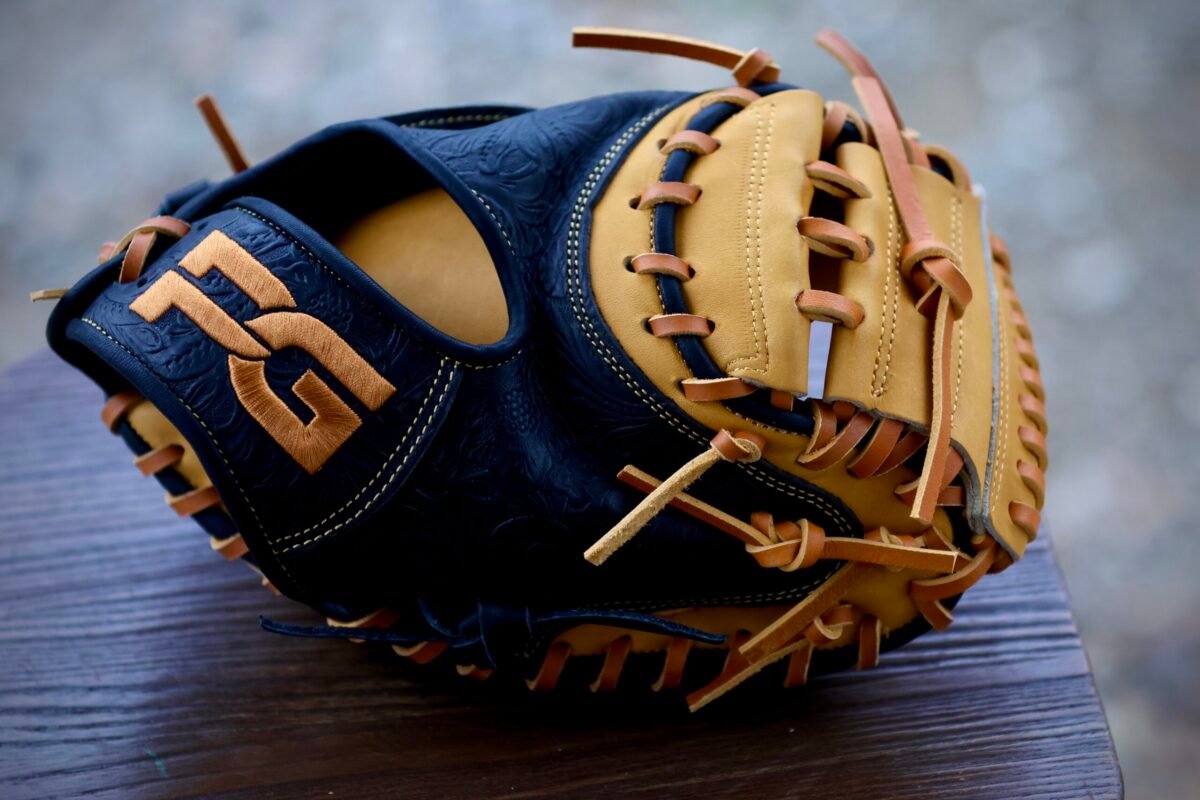 33 Catcher's Mitt RHT